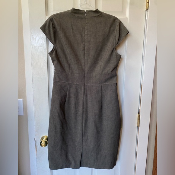 Calvin Klein Women Gray Sheath Mandarin Collar Cap Sleeve Belted Size 12 - Picture 11 of 15